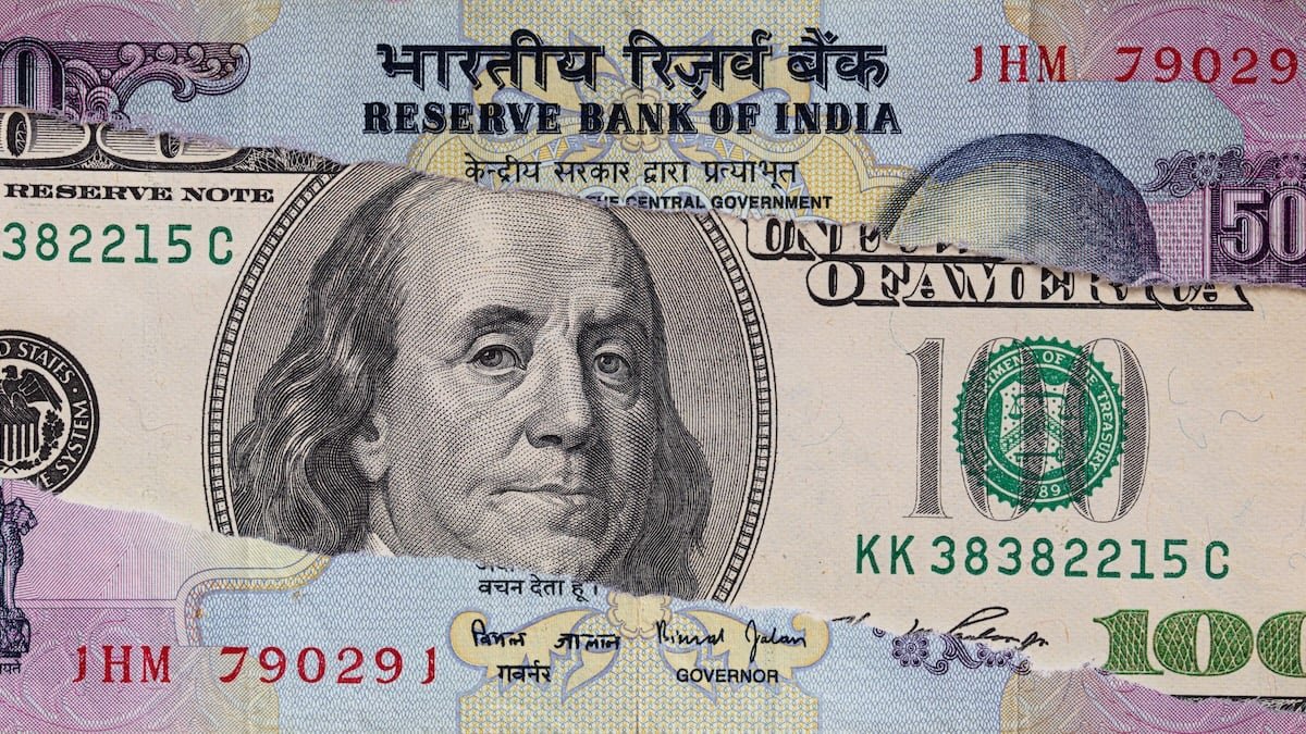 USD/INR Rises Toward 88.85 as Fed’s Hawkish Cut and Trump–Xi Trade Optimism Lift US Dollar