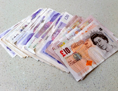 Pound Sterling trades cautiously ahead of BoE policy decision